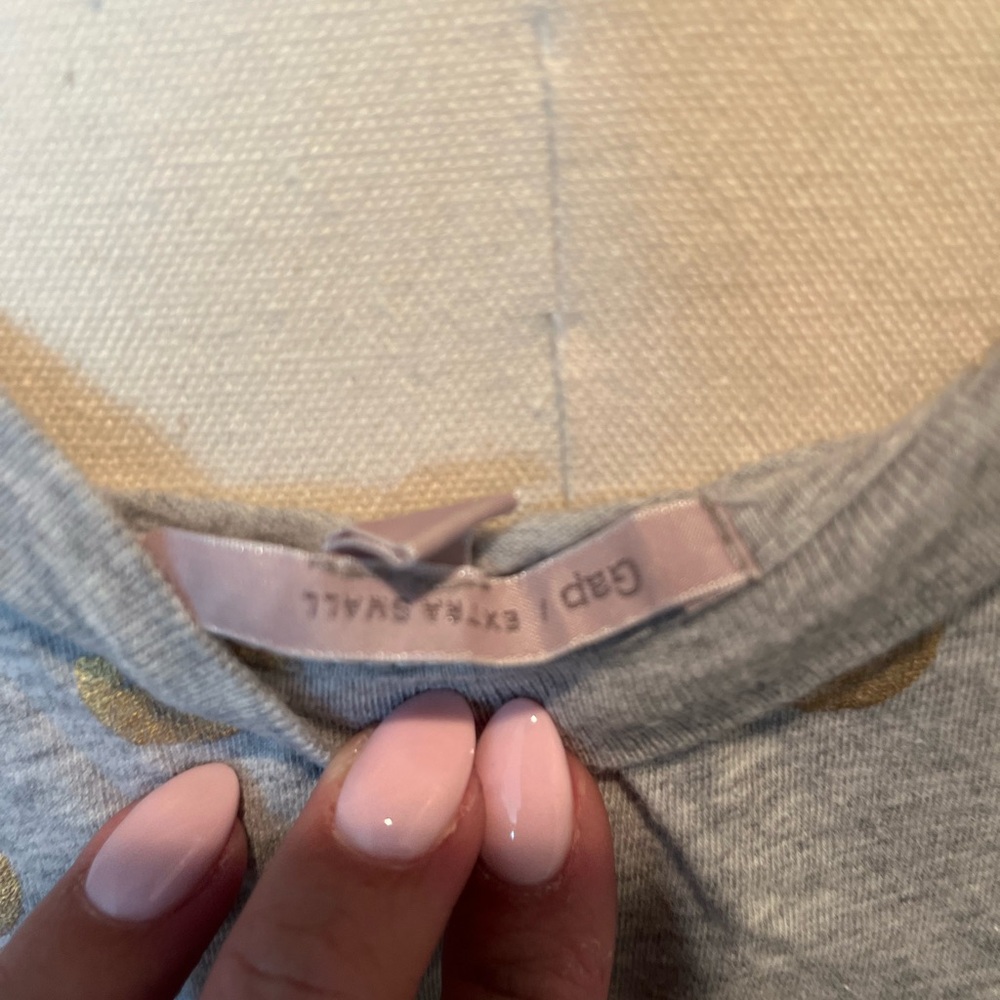 GAP Light Gray and Gold Polka Dot Tee - Picture 5 of 5